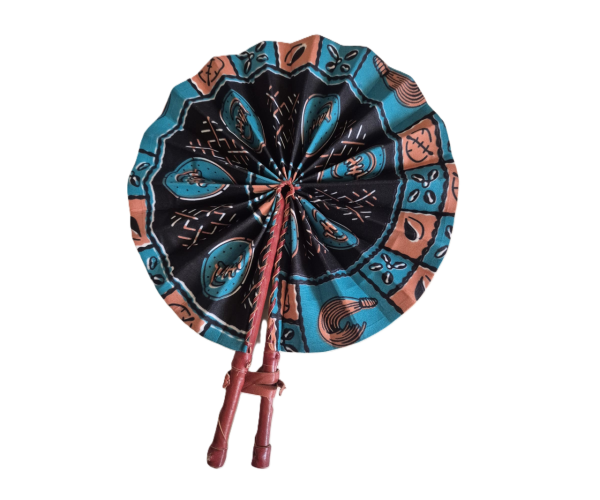 Éventail en wax et cuir fait main – Accessoire artisanal chic et unique