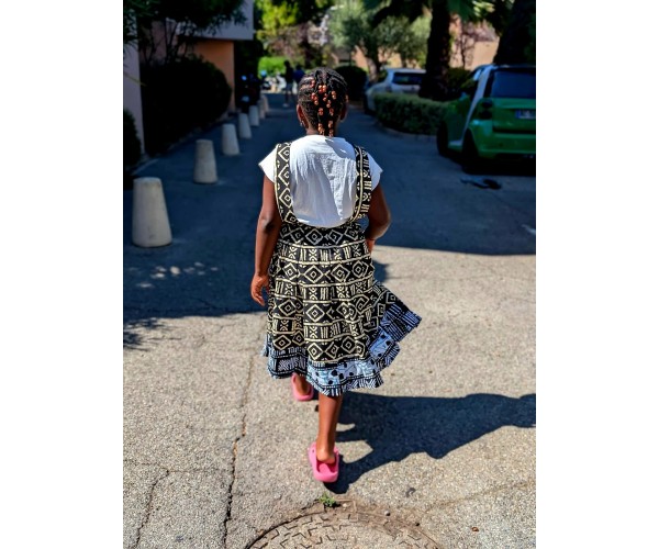 Robe salopette fillette en Bogolan Étnique & Colorée – Tissu Africain Authentique | Olayek